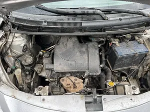 Toyota Belta 2010 Silver
