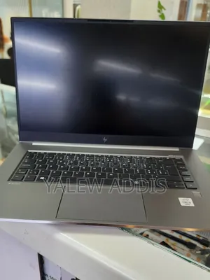 New Laptop HP ZBook Firefly G8 32GB Intel Core i9 SSD 512GB