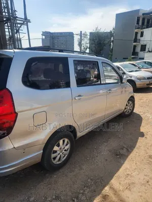 Wuling Hongguang S 2018 Silver