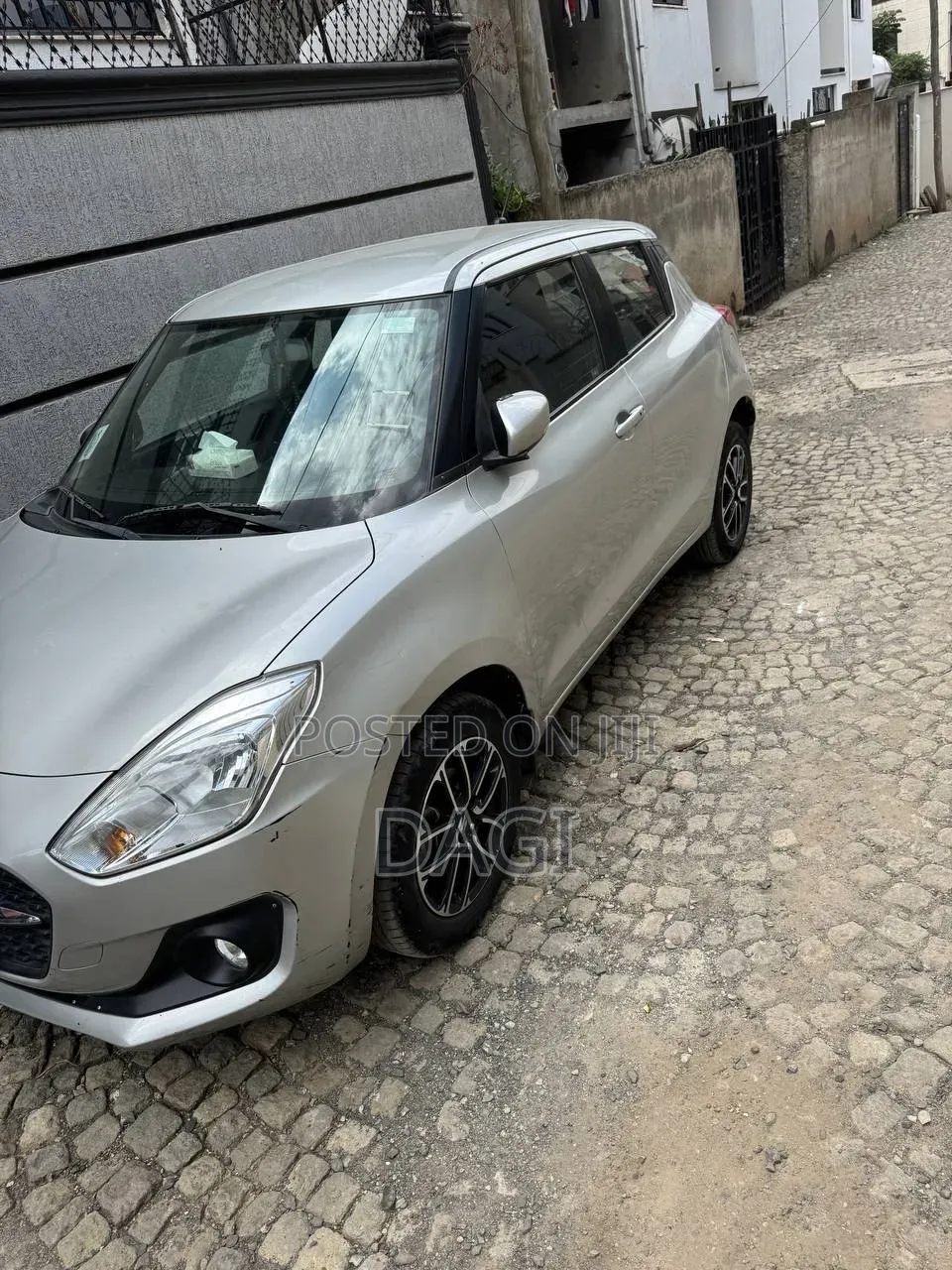 Suzuki Swift 2021 Silver