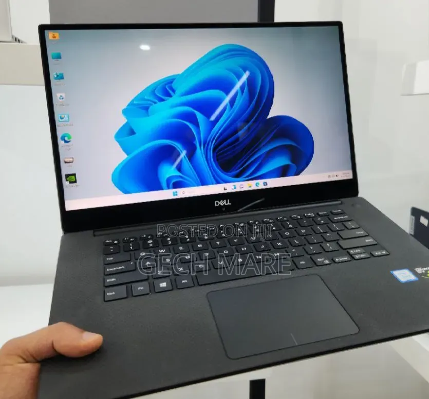 New Laptop Dell XPS 15 16GB Intel Core i7 SSD 512GB