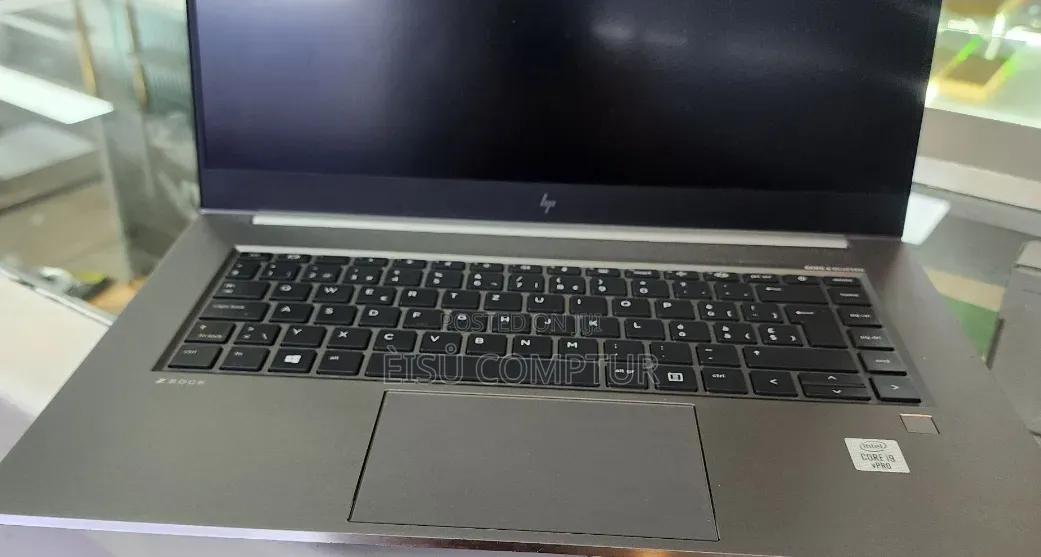 New Laptop HP ZBook Studio 32GB Intel Core i9 SSD 512GB