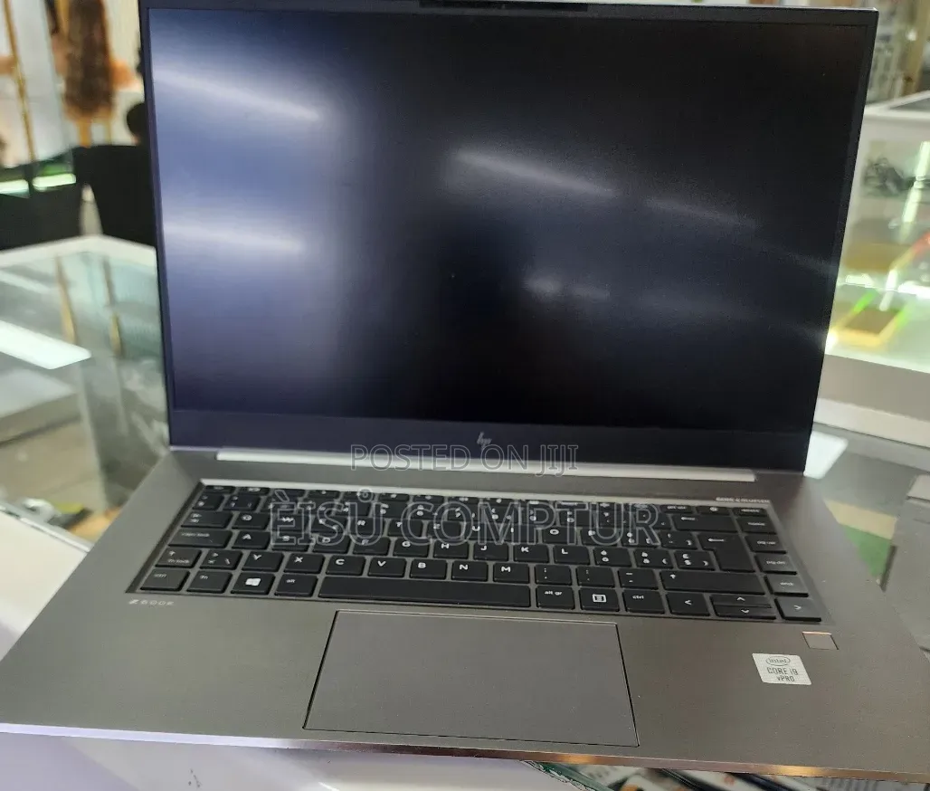 New Laptop HP ZBook Studio 32GB Intel Core i9 SSD 512GB