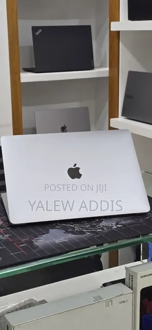 New Laptop Apple MacBook Pro 2020 M1 8GB Apple M1 SSD 256GB
