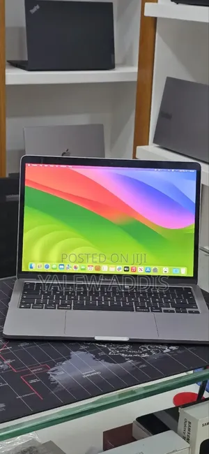 New Laptop Apple MacBook Pro 2020 M1 8GB Apple M1 SSD 256GB