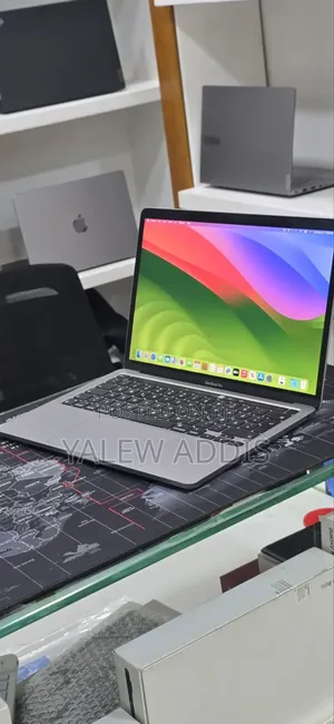 New Laptop Apple MacBook Pro 2020 M1 8GB Apple M1 SSD 256GB