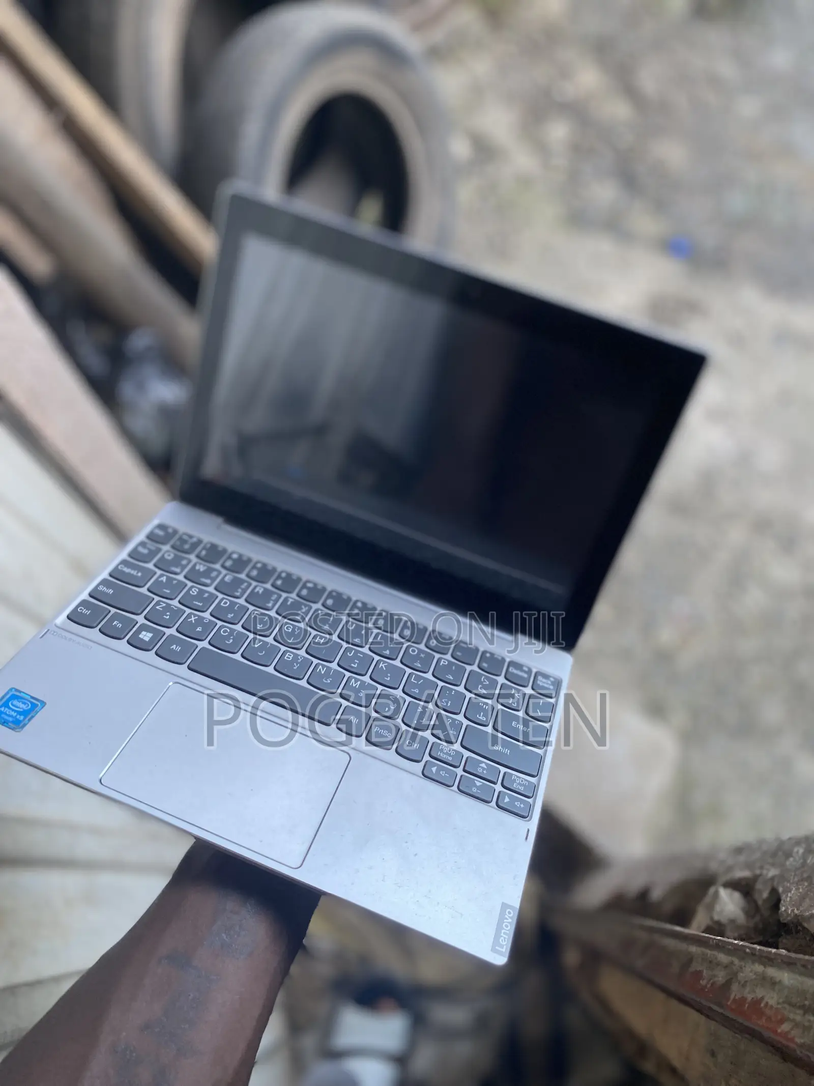 Laptop Lenovo 4GB Intel Atom SSD 128GB