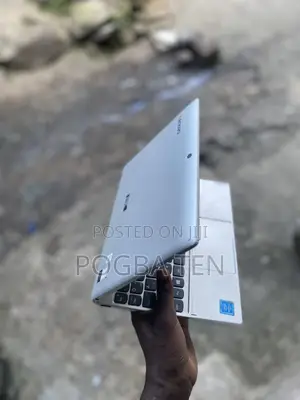 Laptop Lenovo 4GB Intel Atom SSD 128GB