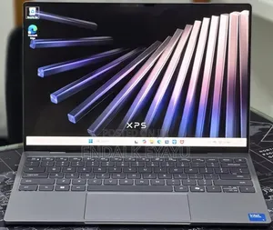 New Laptop Dell XPS 13 8GB Intel Core 5 SSD 512GB