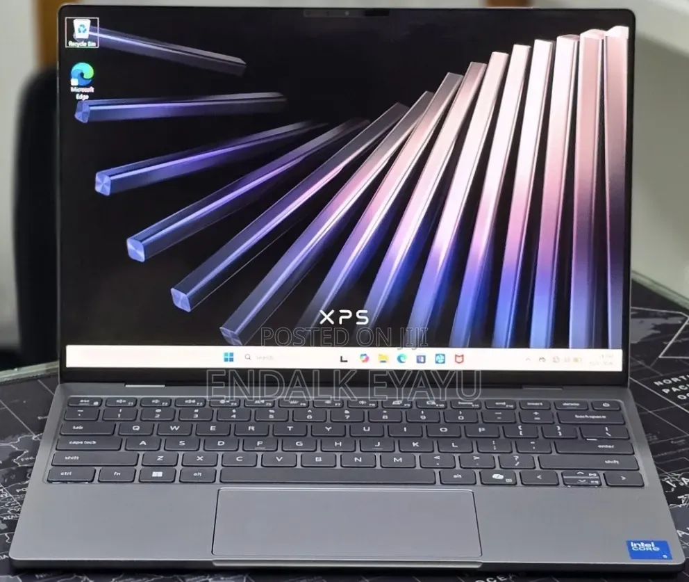 New Laptop Dell XPS 13 8GB Intel Core 5 SSD 512GB