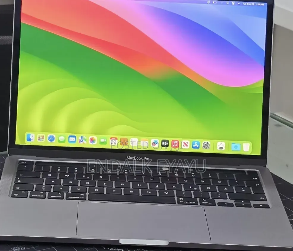 New Laptop Apple MacBook Pro 2021 M1 8GB Apple M1 Pro SSD 256GB