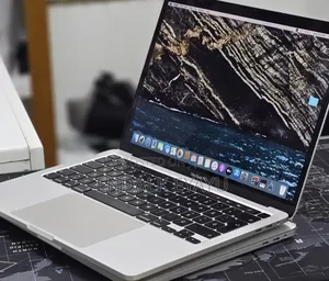 New Laptop Apple MacBook Pro 2020 32GB Intel Core i7 SSD 512GB