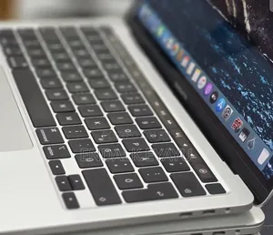 New Laptop Apple MacBook Pro 2020 32GB Intel Core i7 SSD 512GB