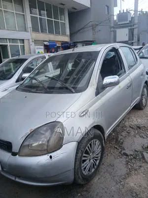 Toyota Vitz 2001 Silver