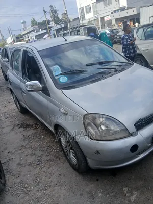 Toyota Vitz 2001 Silver