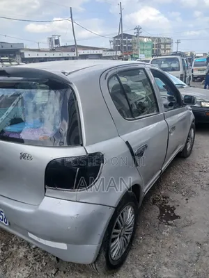 Toyota Vitz 2001 Silver