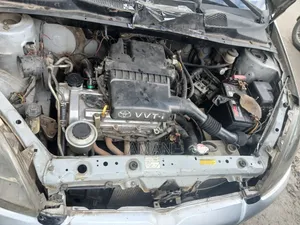 Toyota Vitz 2001 Silver