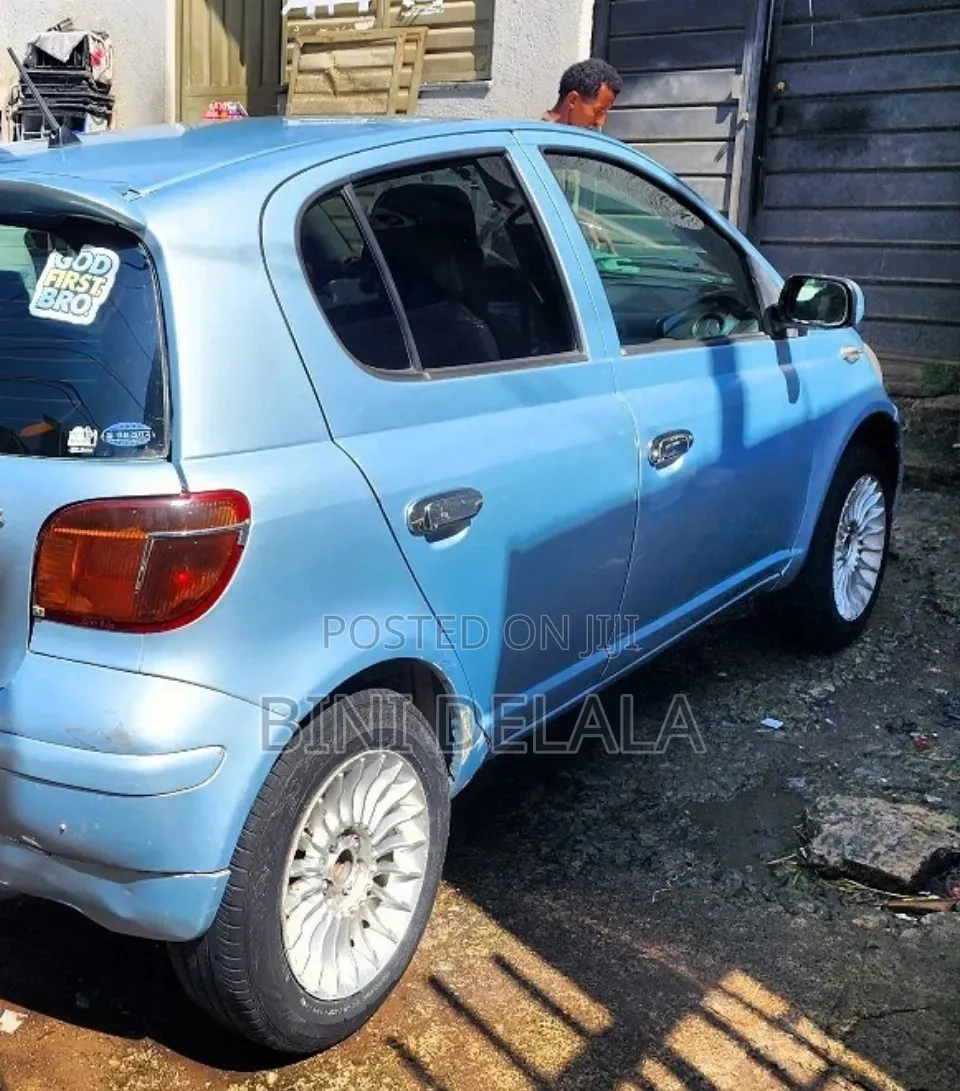 Toyota Vitz 1.0 FWD 3dr 2004 Blue