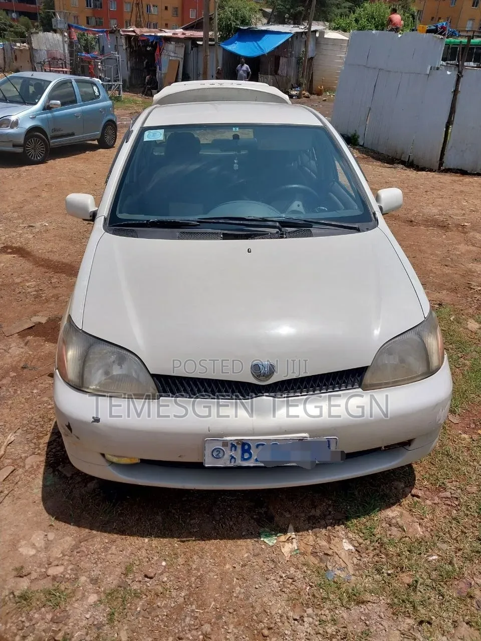 Toyota Platz 2001 White