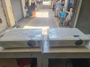 Sony VPL-DX100 Projector