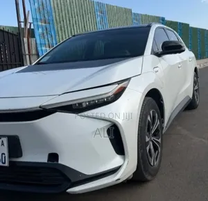 Toyota bZ4X 2024 White