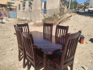 Simple 6 Seater Dining Set With Simplicity. የምግብ ጠረጴዛ