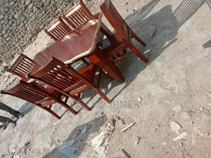 Simple 6 Seater Dining Set With Simplicity. የምግብ ጠረጴዛ
