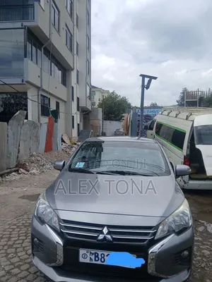 Mitsubishi Attrage 2021 Gray