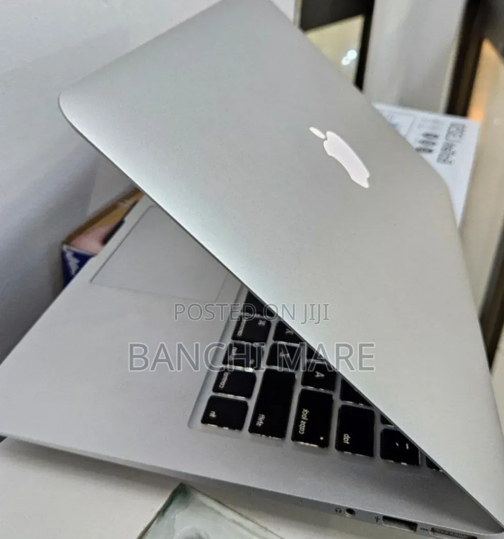 New Laptop Apple MacBook Air 2013 4GB Intel Core i5 SSD 128GB