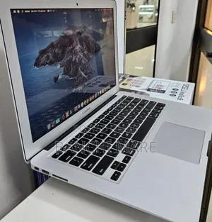New Laptop Apple MacBook Air 2013 4GB Intel Core i5 SSD 128GB