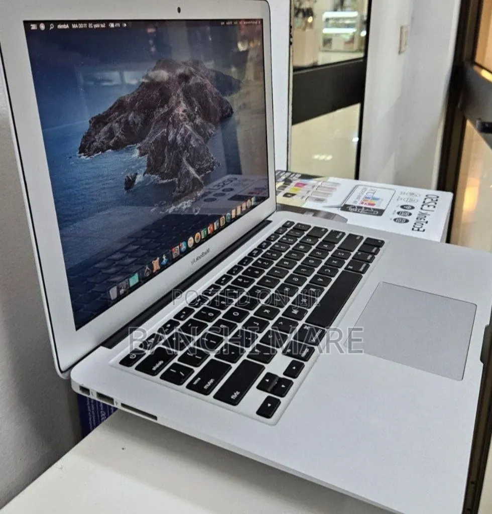 New Laptop Apple MacBook Air 2013 4GB Intel Core i5 SSD 128GB