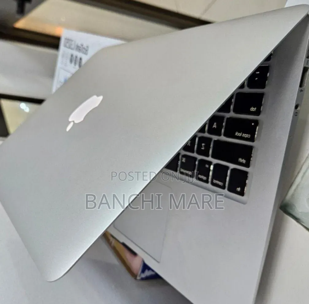 New Laptop Apple MacBook Air 2013 4GB Intel Core i5 SSD 128GB