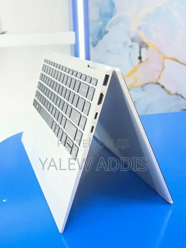 New Laptop HP Spectra 13 16GB Intel Core i7 SSD 512GB