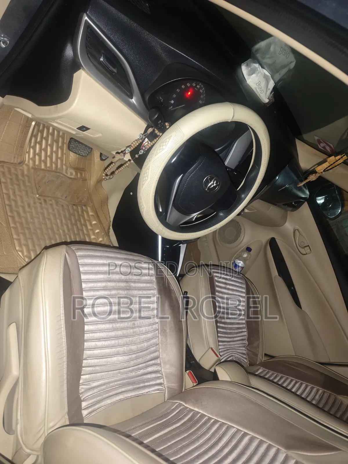 Toyota Yaris 2020 Gray