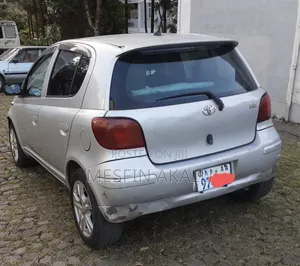 Toyota Vitz 2004 Silver