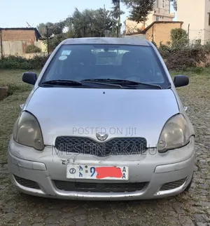 Toyota Vitz 2004 Silver