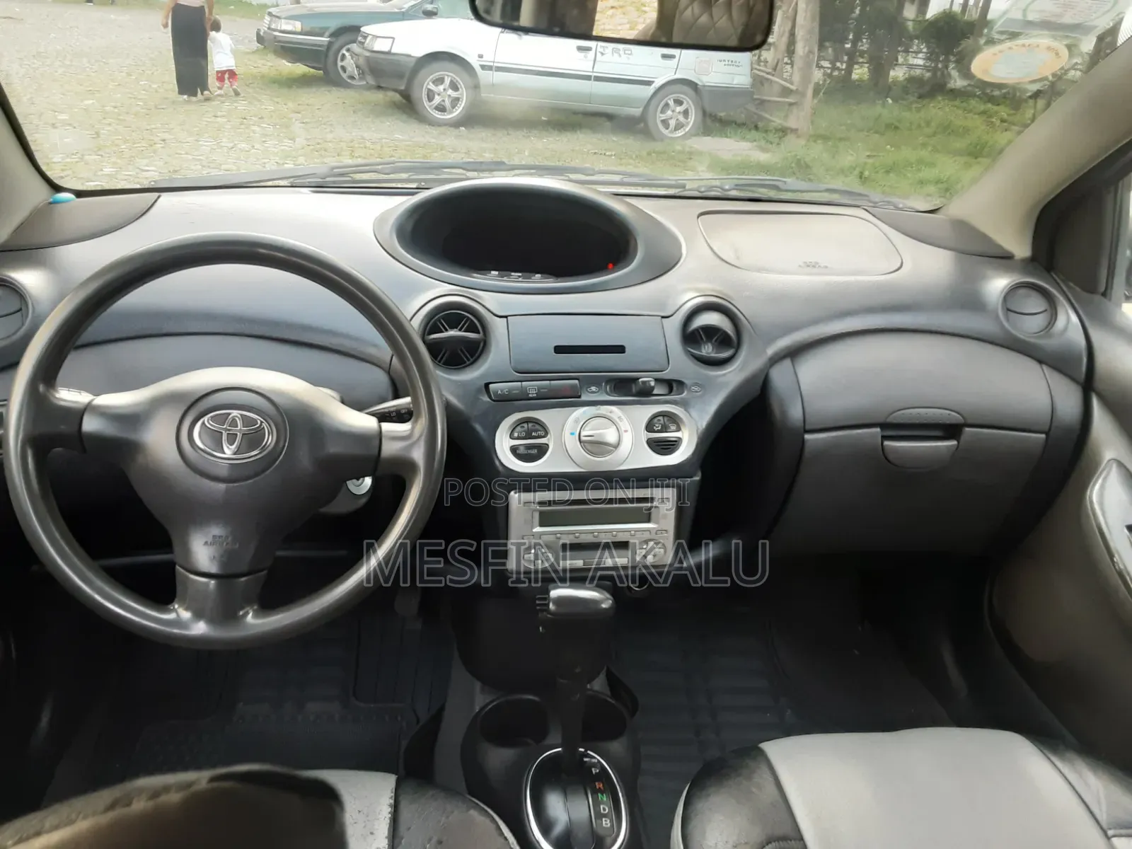 Toyota Vitz 2004 Silver