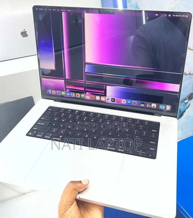 New Laptop Apple MacBook Pro 2021 M1 16GB Apple M1 Pro SSD 512GB