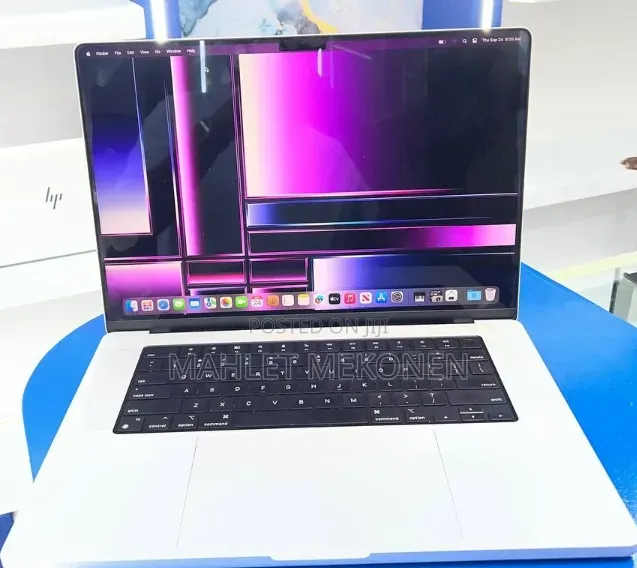 New Laptop Apple MacBook Pro 16GB Apple M1 SSD 512GB