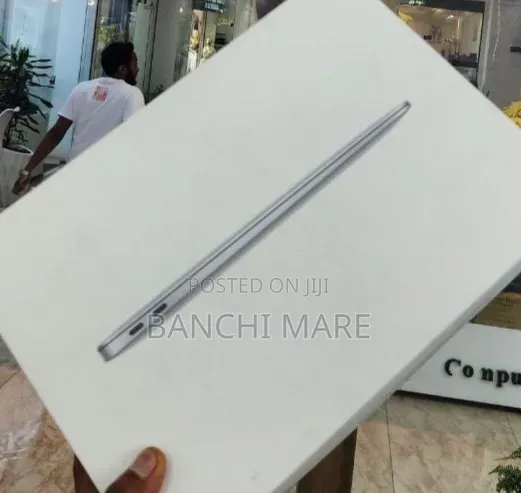 New Laptop Apple MacBook Air 2020 M1 8GB Apple M1 SSD 256GB