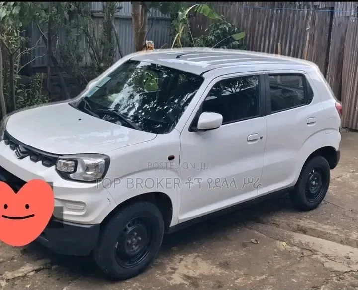 Toyota Passo 2023 White