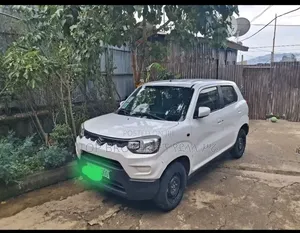 Toyota Passo 2023 White