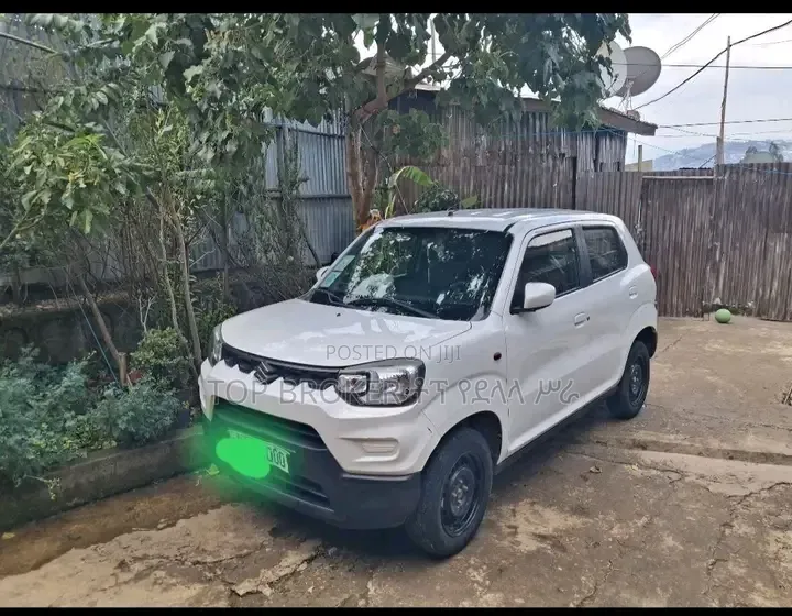 Toyota Passo 2023 White
