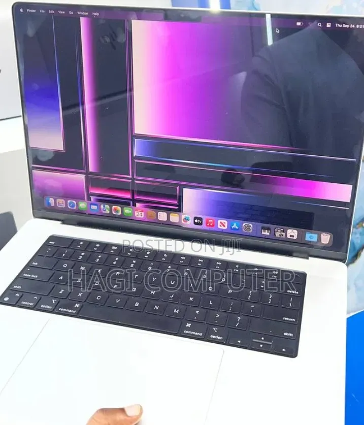 New Laptop Apple MacBook Pro 16GB Apple M1 Pro SSD 512GB