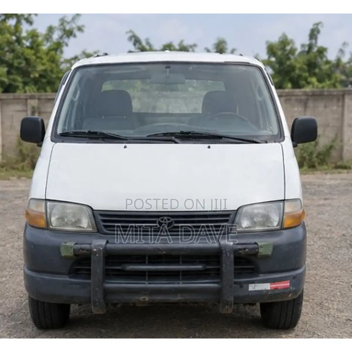 Toyota HiAce 2001 White