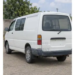 Toyota HiAce 2001 White