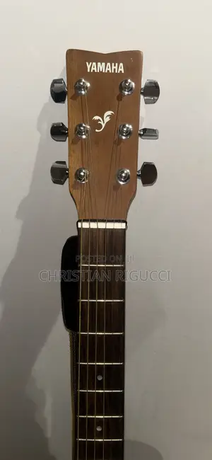 Yamaha F310 Acoustic Guitar