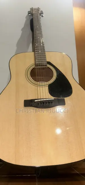 Yamaha F310 Acoustic Guitar