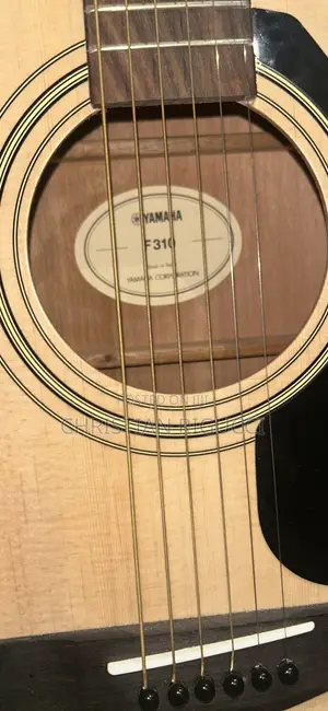 Yamaha F310 Acoustic Guitar
