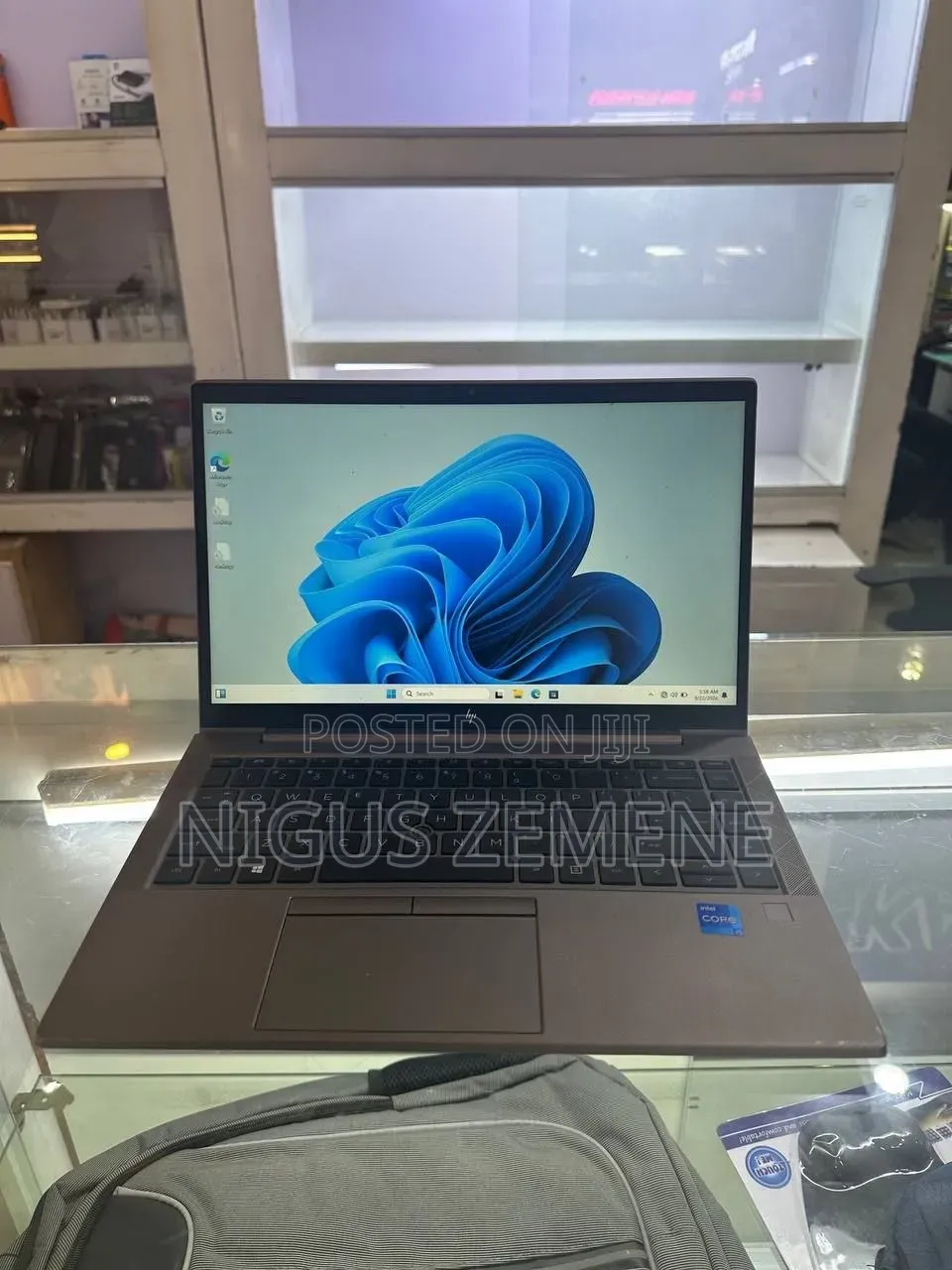 New Laptop HP ZBook Firefly G8 16GB Intel Core i5 SSD 512GB